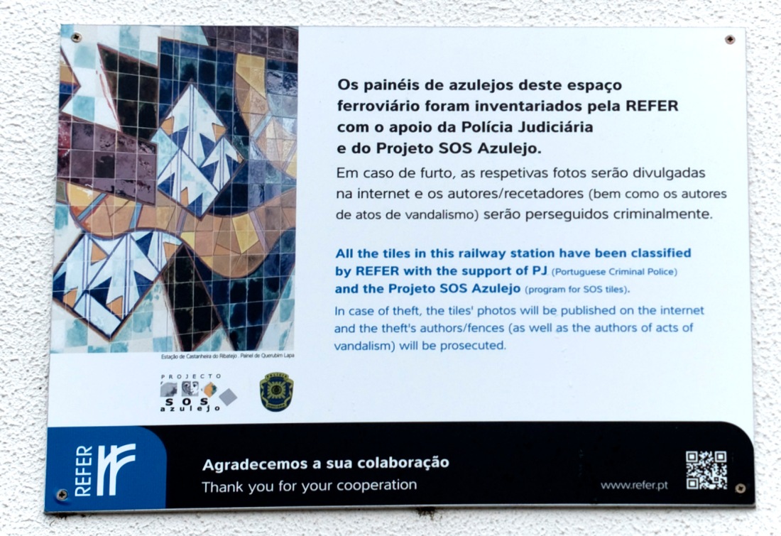 Placa SOS Azulejo”, dissuasora de roubo e vandalismo de azulejos, colocada em 2014